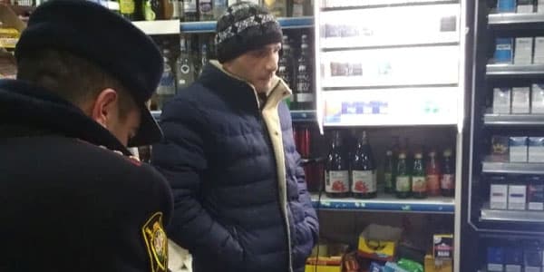 Azyaşlılara siqaret və spirtli içki satanlar cərimələndi (FOTO)