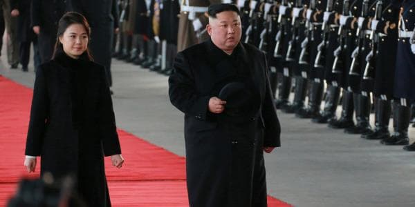 Kim Çen In növbəti dəfə Çinə getdi (FOTOLAR)
