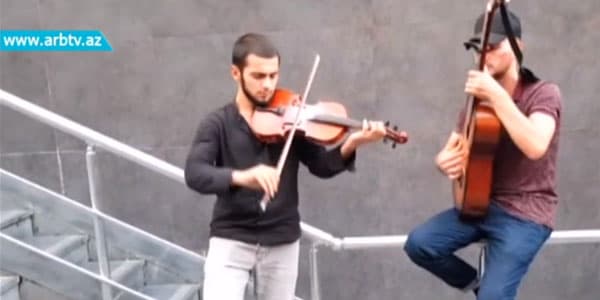 Küçə musiqiçiləri: Dilənçilik, yoxsa sənət? (FOTO/VİDEO)