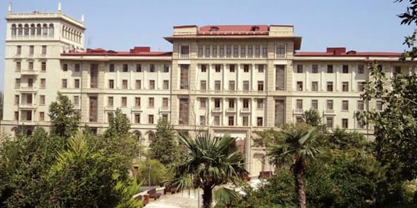 Ölkəyə gətirilən bəzi məhsulların aksiz dərəcələrinə dəyişiklik edildi