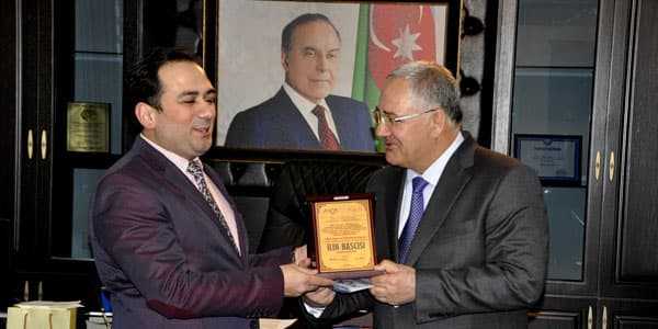 "İlin icra başçısı" seçildi (FOTOLAR)