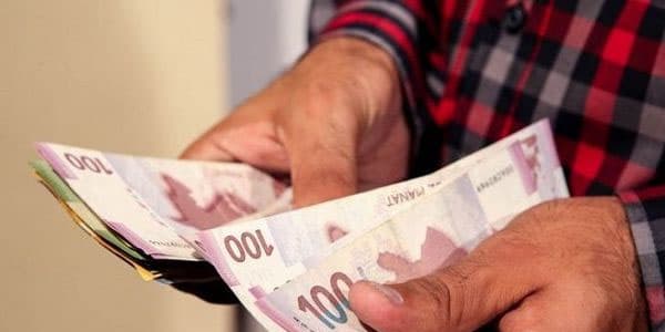 Manatın məzənnəsini “Biq Mak”a görə hesabladılar: 2.4 dəfəlik fərq var