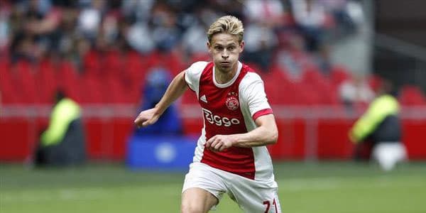 "Barselona" 300 minə alınan futbolçunu 75 milyona transfer edir