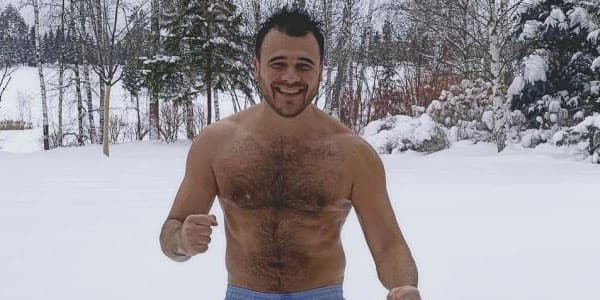Emin Ağalarov və dostları Moskvada buz altına düşdülər (VİDEO)