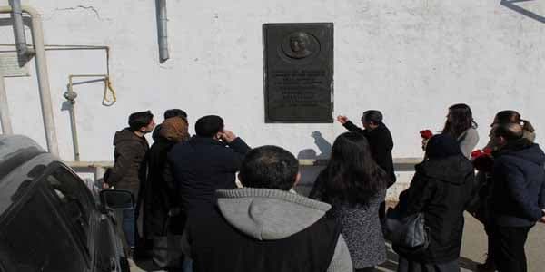 Rəsulzadənin barelyefinin oğurlandığı təsdiqləndi: Çox qiymətli materialdan hazırlanmışdı 
