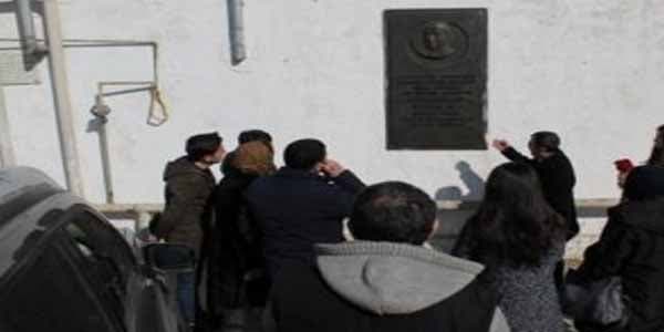 Rəsulzadənin barelyefini oğurlayanlardan ikisi tutuldu