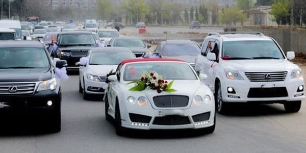Samuxda toy karvanı yolu belə kəsdi (VİDEO)