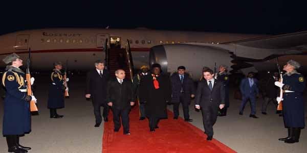 Zimbabvenin Prezidenti Azərbaycana işgüzar səfərə gəldi