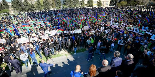 Milli Şura mitinq keçirdi