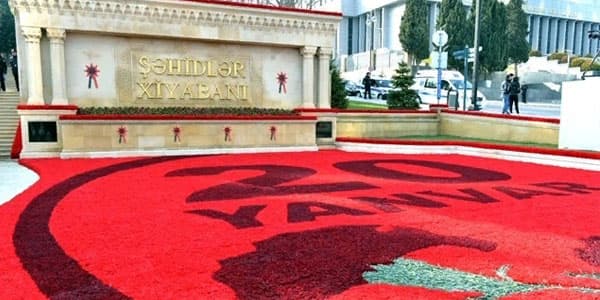 SOCAR kollektivi Şəhidlər Xiyabanını ziyarət edib