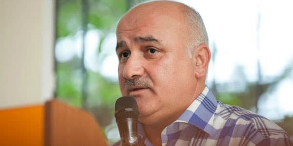 Ankarada əməliyyat olunan "Müsavat" başqanı Bakıya qayıtdı (FOTO)