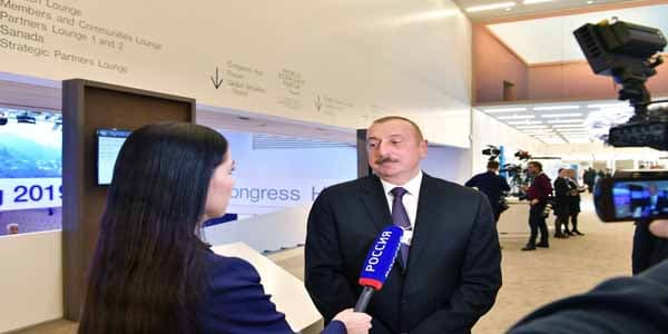 Prezident Rusiya və Çin kanalına müsahibə verdi (FOTOLAR)