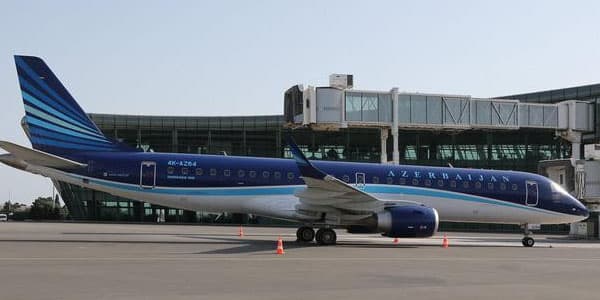 AZAL əşyalarını təyyarədə unutmuş sərnişinləri axtarır (FOTOLAR)