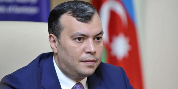 Nazir "sosial fond"un rəhbərini işdən çıxardı (FOTO)