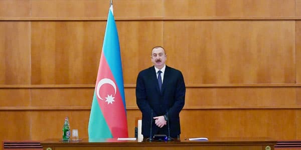 Prezident və xanımı şəhid ailələri ilə görüşüb