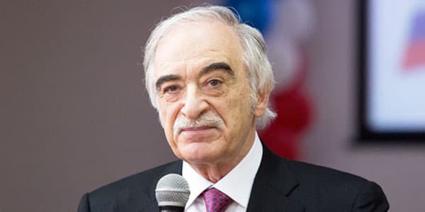 Səfirin qardaşına 200 min “atan” yenidən məhkəmədə