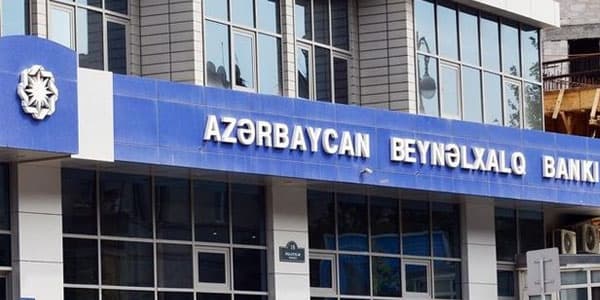 Bank sədri məhkəmədə ifadə verdi