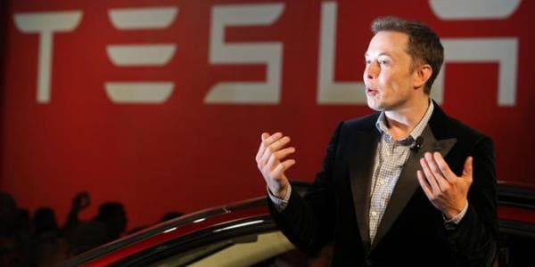 "Tesla" 1 milyarda yaxın zərərə uğradı
