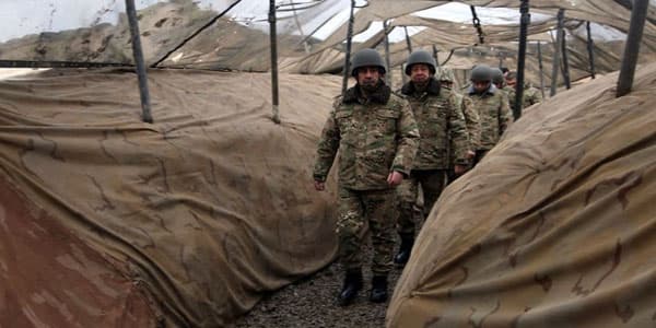 Zakir Həsənov cəbhə xəttində düşmənin mövqelərini izləyib (FOTO/VİDEO)