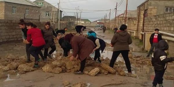 Bakı kəndində acınacaqlı mənzərə (FOTOLAR)