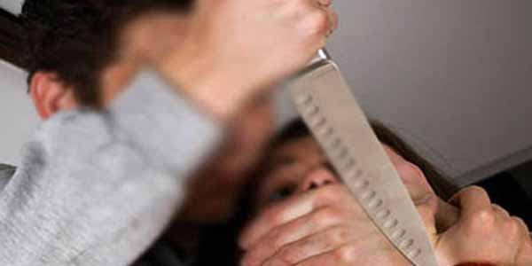 Gəncədə 16 yaşlı qız küçədə bıçaqlandı