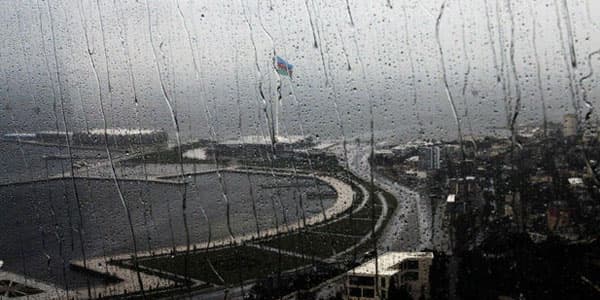 Sabah axşam saatlarında çiskinli yağış yağacaq