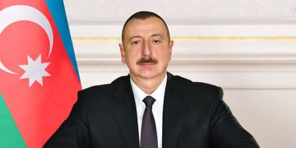Prezident Vergilər Nazirliyinin əməkdaşlarını təltif etdi (SİYAHI)