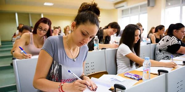 Abituriyentin əvəzinə başqasının imtahana daxil olmasının qarşısı necə alınır?