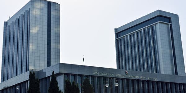 Milli Məclisin ən yaşlı deputatları (SİYAHI)