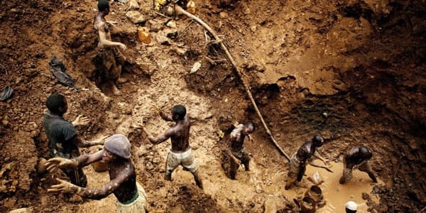 Afrika ölkəsində mədən çökdü: çox sayda ölü var