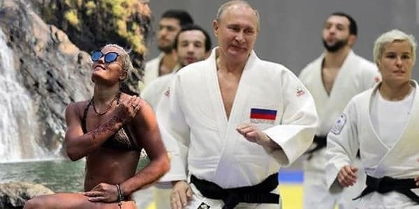 Putini nakauta salan qadın kimdir? (FOTOLAR)