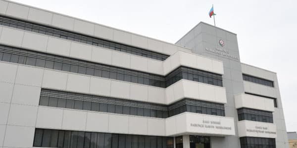 Bakıda məhkəmədə hakim və prokuror döyüldü