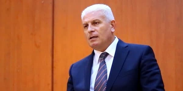 İşdən çıxarılan icra başçısına Prezident Administrasiyasında vəzifə verildi