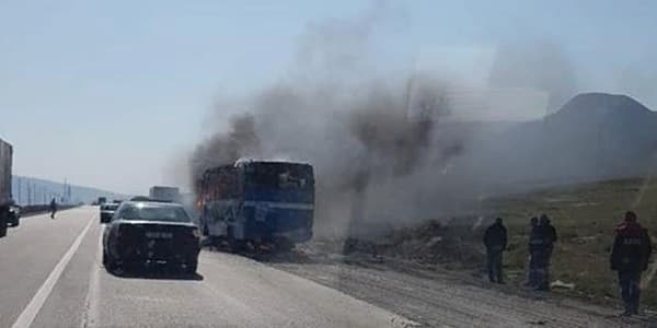Bakıda sərnişin avtobusu yanıb (YENİLƏNİB)