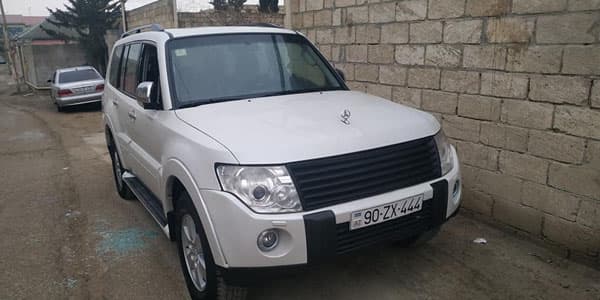 Baş redaktorun avtomobilindən oğurluq edilib (FOTOLAR)