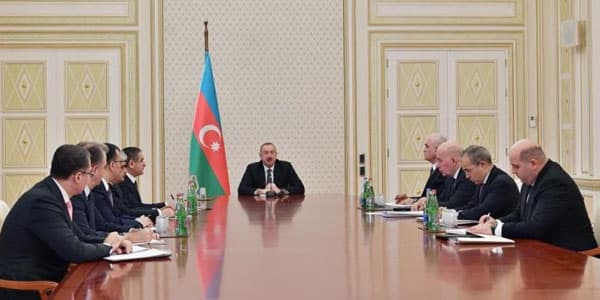 Prezident iqtisadi müşavirə keçirdi  