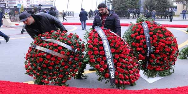 "Səhliyalı" şirkətinin əməkdaşları "Ana harayı" abidəsini ziyarət edib (FOTO)