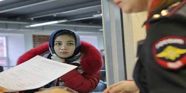 Azərbaycanlı qadın Rusiya miqrasiya xidmətində qanunsuz işləyib