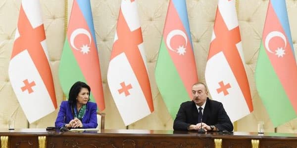 Zurabişvili İlham Əliyevi Batumiyə dəvət etdi