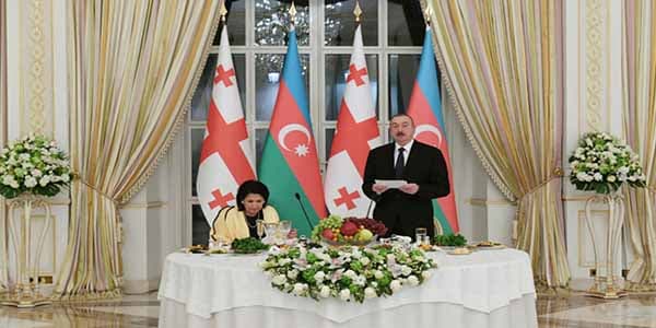 İlham Əliyev Zurabişvilinin şərəfinə ziyafət verdi (FOTO)