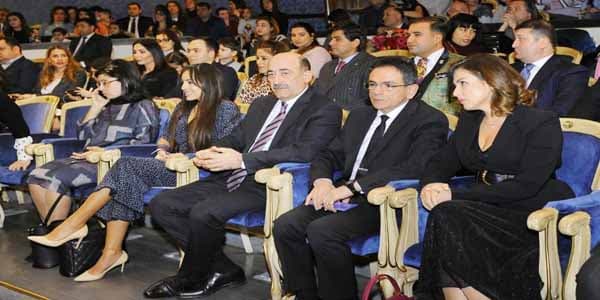 Leyla Əliyeva "Balaca şahzadə" tamaşasının premyerasında (FOTOLAR)