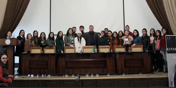Elçin Hüseynbəyli Azərbaycan Dillər Universitetində tələbələrin qonağı olub