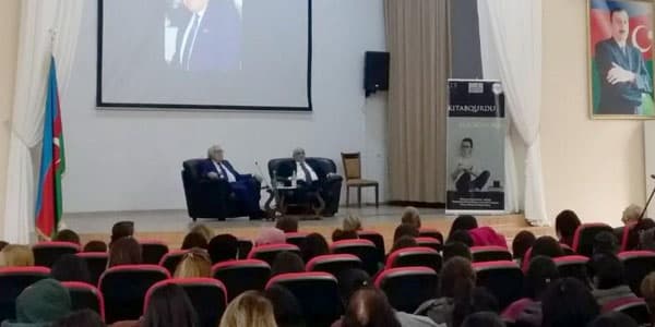 Xalq yazıçısı Anar ADU-nun qonağı olub