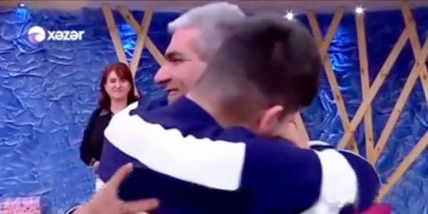 Fransada yaşayan 17 yaşlı Rəşid üzünü görmədiyi atasını Azərbaycanda tapdı (VİDEO)