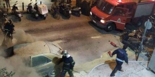 Yunanıstanda Türkiyə konsulluğuna hücum