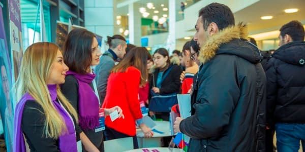 Azercell daha bir karyera sərgisində iştirak etdi (R)