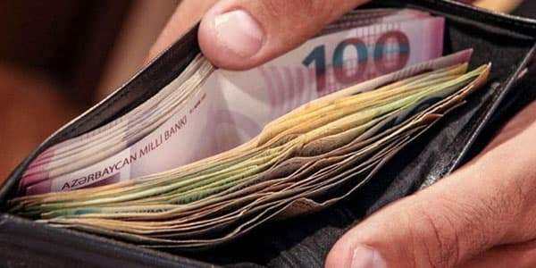 Dövlət sektorunda çalışan 450 mindən çox işçinin əmək haqqı artırılıb