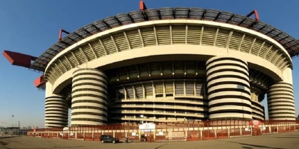 İtaliyanın ən böyük və tarixi stadionu sökülür