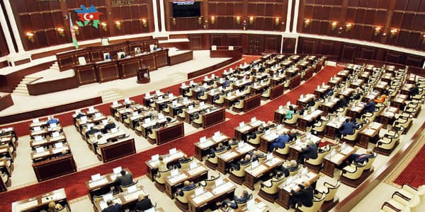 “Gənclər siyasəti haqqında” qanuna dəyişiklik edildi