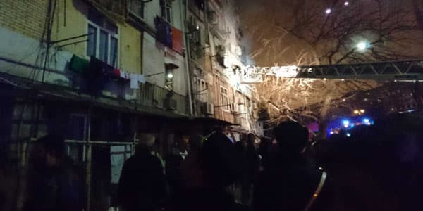 Bakıda yataqxanada dəhşətli yanğın: ölənlər və xəsarət alanlar var (FOTO/VİDEO)